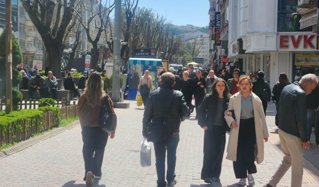 Eskişehir'de güneş yüzünü gösterdi, tezgahta ürünler de değişti!