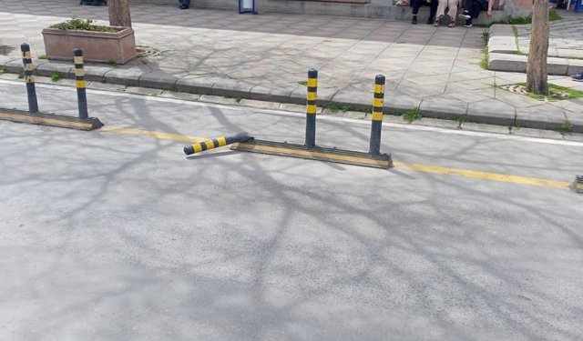 Eskişehir'de araç parkı engeli sürücüleri etkilemiyor!