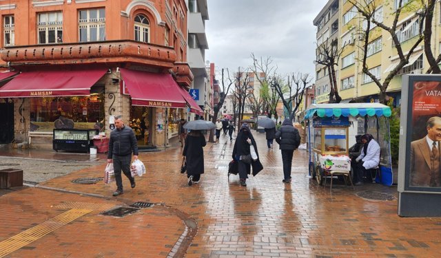 Eskişehir'de hafta sonu caddeler boş kaldı