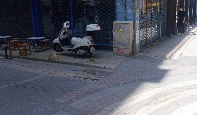 Kaldırımda motosiklet ihlali