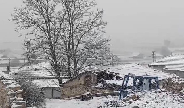 Eskişehir’e mayıs ayında kar sürprizi: Kırsal beyaza büründü