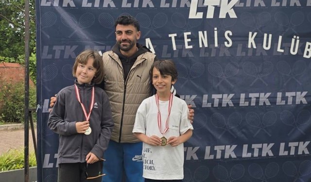 Afyonlu minikler tenis turnuvasından başarılarla döndü