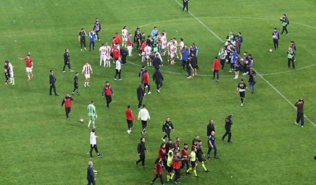 Eskişehirspor-Ayvalıkgücü maç sonunda tansiyon yükseldi!