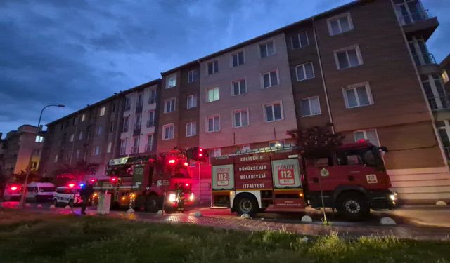 Yenibağlar’da aspiratörden kaynaklı yangın mahalleyi ayağa kaldırdı!