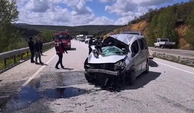 Eskişehir istikametinden giden araç karşı şeride geçti!