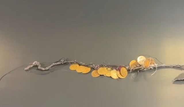 Eskişehir'de kadını oyalayıp boynundaki altınları koparıp çaldılar!