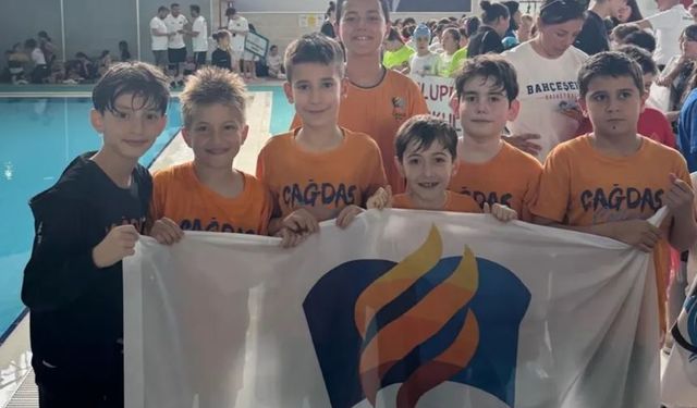 Çağdaş’ın yüzücüleri alkış topladı