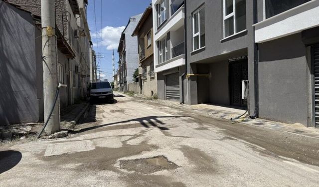 Eskişehir'deki yağış sonrası sokaklar göle döndü!