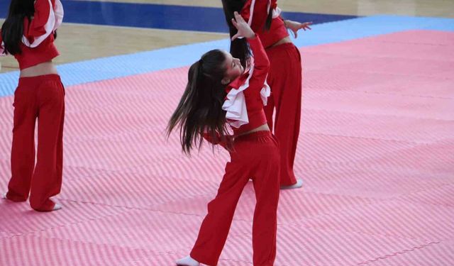 Eskişehir'de 19 Mayıs Gençlik ve Spor Bayramı coşkuyla kutlandı