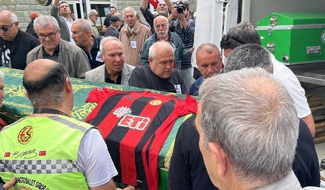 Eskişehirspor'un efsane ismi Atacan'a veda