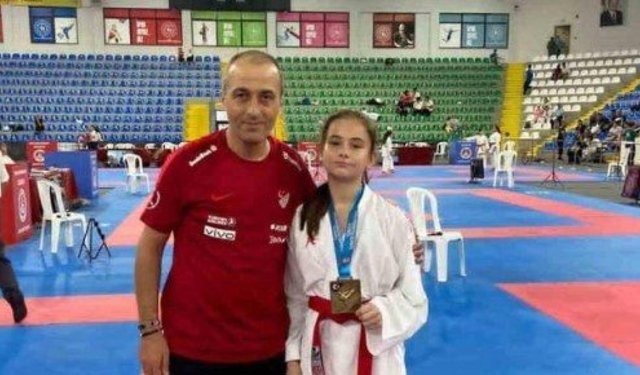 Bilecikli karateciden gümüş madalya
