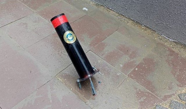 Hamamyolu’nda kırılan duba yerinde kaldı