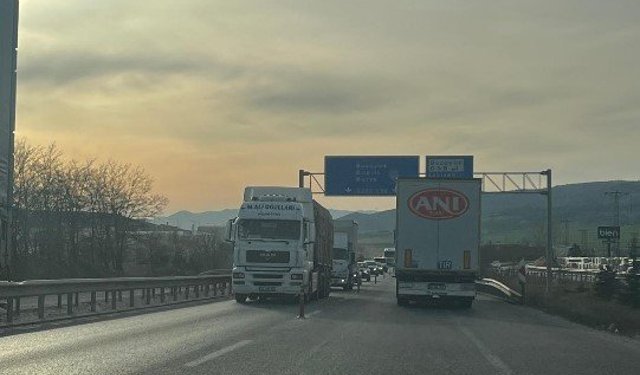 Eskişehir yolunu kullanan sürücüler dikkat: 1 ay daha tek şerit olacak!