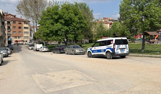 Eskişehir'de parkta dehşet: Kız çocuklarının bıçaklı kavgası