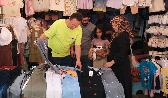 Eskişehir’de arife telaşı sokaklara taştı