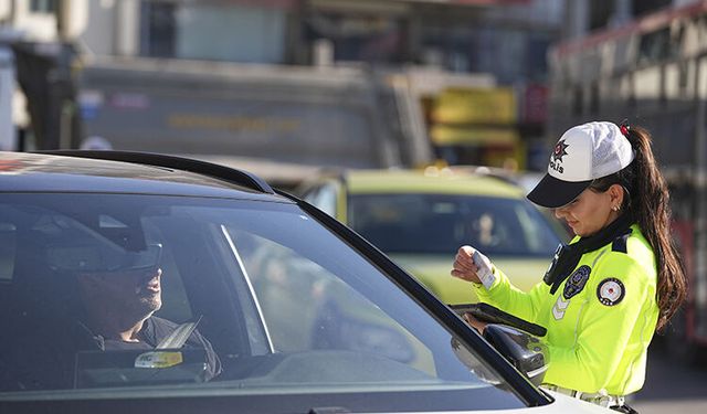 Eskişehir'de sıkı trafik denetimi: Sürücülere ceza yağdı!