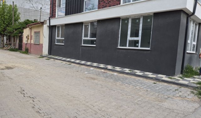 Eskişehir'de bıçaklı saldırgan aranıyor: 16 yaşındaki çocuğu yaraladı!