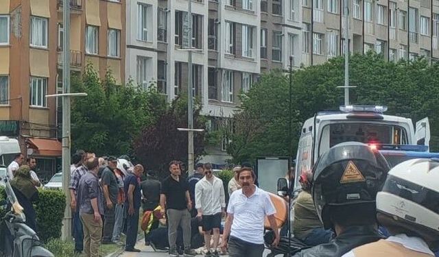 Eskişehir'de karşıya geçmeye çalışan yayalara motosiklet çarptı!