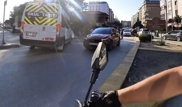 Eskişehir'de servis ters yöne girdi, ortalık karıştı!