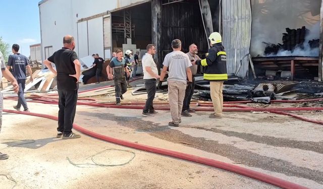 Eskişehir'de alevler fabrikayı sardı: Havadan görüntülendi!