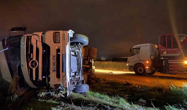Afyon’da feci kaza: Tonlarca ürün ziyan oldu