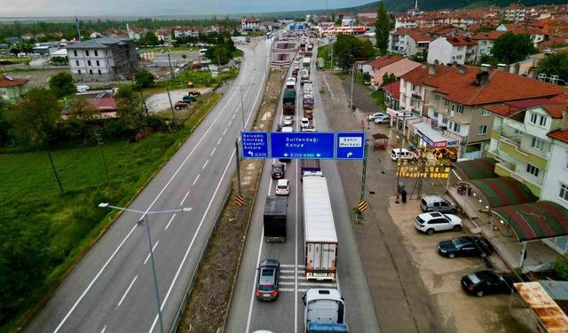 Afyon'dan 9 günlük bayram tatilinde 6 milyon araç geçti