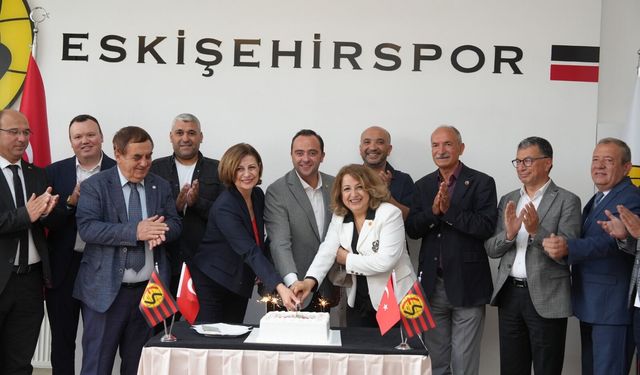 Eskişehirspor’a kuruluş yıl dönümünde Ünlüce'den ziyaret