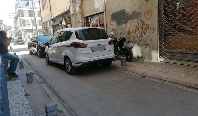 Eskişehir’de otopark sorunu sokakları esir aldı