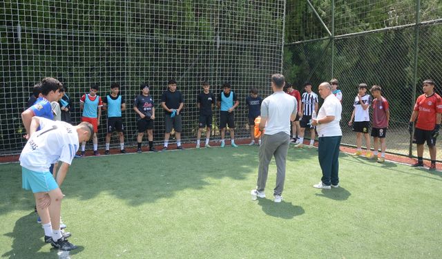 Deneyimli antrenörden futbol okuluna çağrı