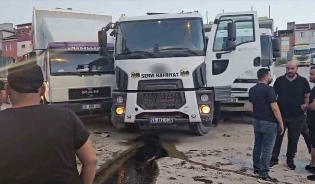 Eskişehir'de freni boşalan kamyon ortalığı birbirine kattı!