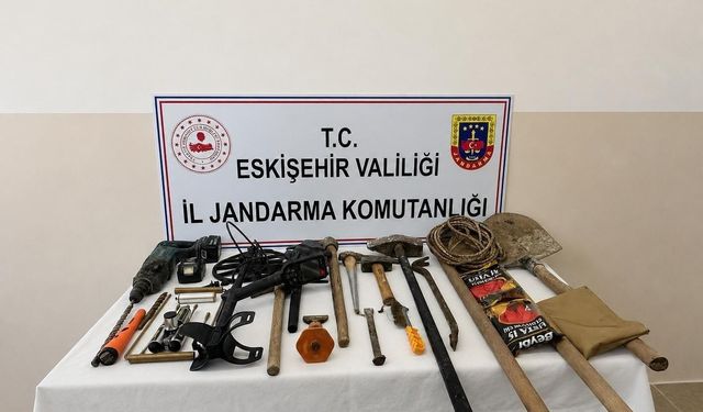 Eskişehir'de kaçak kazıda suçüstü!