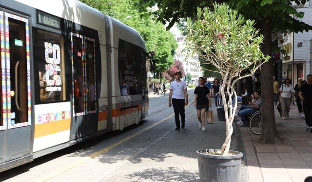 Eskişehir sokaklarına yaz geldi!