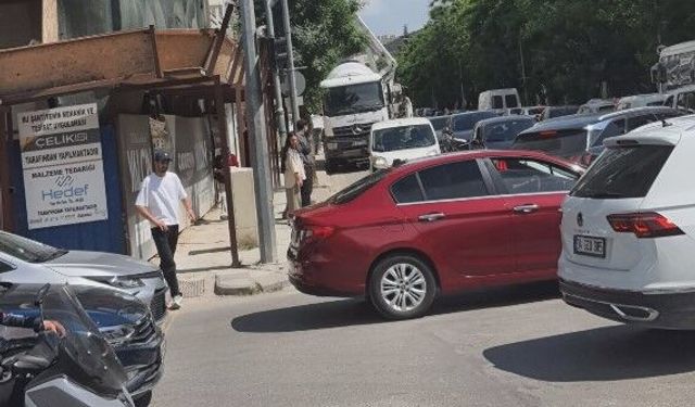 Eskişehir'de inşaat için yapılan beton dökümü ulaşımı felç etti