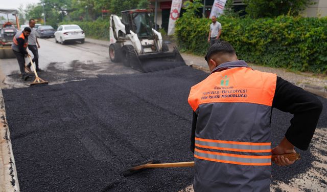 7 mahallede yoğun çalışma: Tepebaşı’nda yollar yenileniyor!