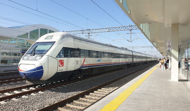 Eskişehirlilerden TCDD’ye çağrı: Bilet bulmak şansa kaldı!