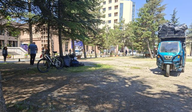 Eskişehir'deki boş arsa otoparka döndü
