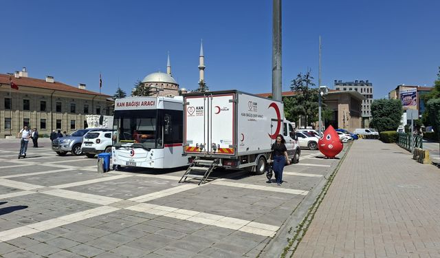Kızılay’ın mobil kan bağış aracına Eskişehir'de yoğun ilgi