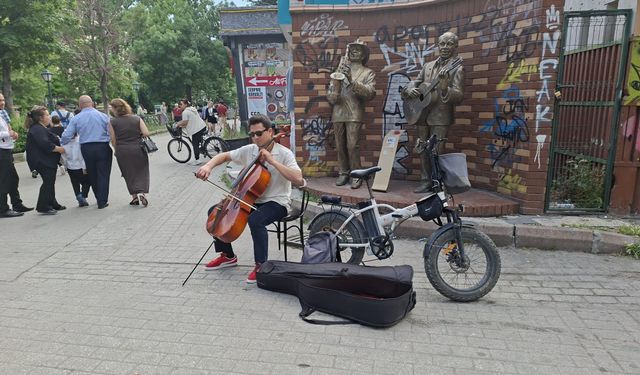 Adalar’da çello dinletisi ilgi topladı