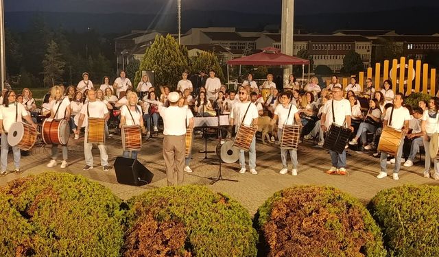 Eskişehir'de ritim dolu gece: Öğrencilerden konser