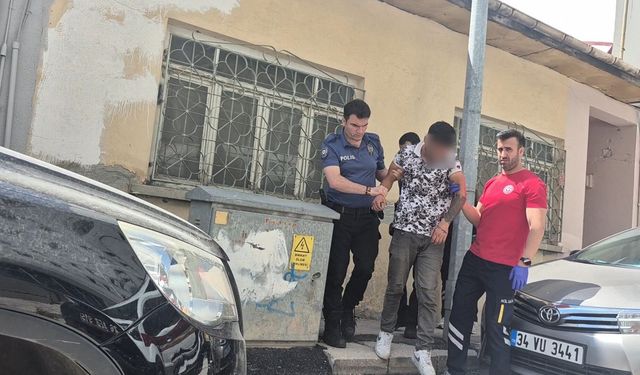 Eskişehir'de tedirgin eden görüntü: Elinde silahla sokakta yatarken bulundu!