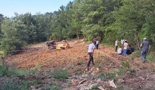 Kütahya'da feci kaza: Devrilen traktör can aldı!