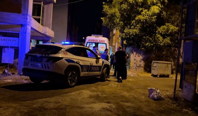 Eskişehir'de sevgilisiyle tartıştı, kendisini bıçaklamaya çalıştı