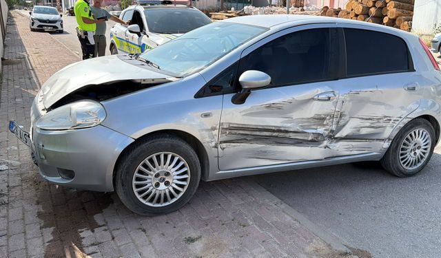Eskişehir’de iki sokağın kesişiminde kaza!