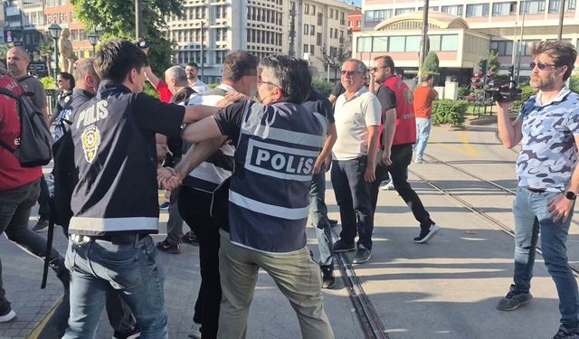 Eskişehir’de NATO karşıtı gösteriye müdahale: 35 gözaltı!