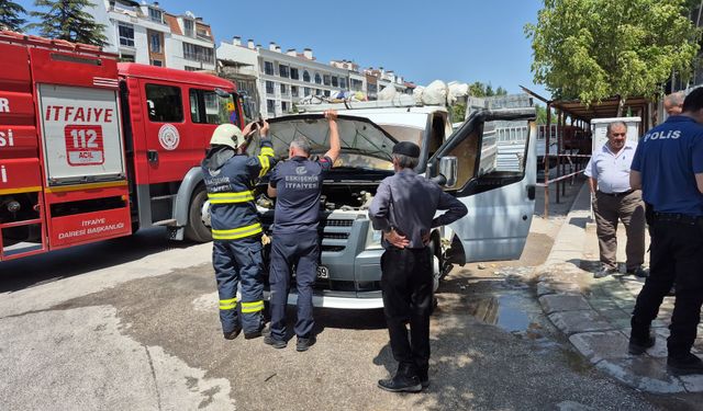 Aracınızdan ayrılırken bir daha düşünün: Eskişehir'de yangın çıkardı!