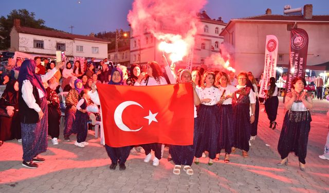 Seyitgazililer şalvar gecesinde buluştu