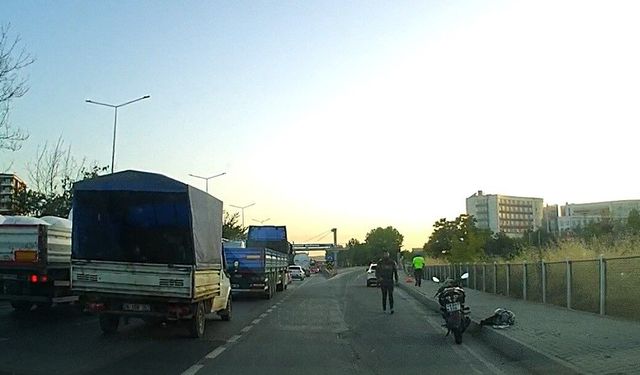 Eskişehir'de dengesini kaybeden motosikletli yola savruldu!