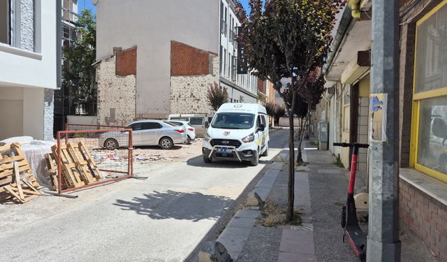 Eskişehir'in göbeğindeki plazada cansız bedeni bulundu!