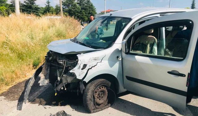 Afyonkarahisar'da korkutan kaza:  4 kişi yaralandı