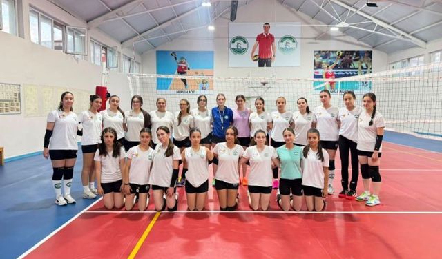DSİ’nin voleybolcuları sıkı çalışıyor